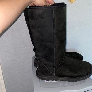 Size 9 black Ugg boots (used)